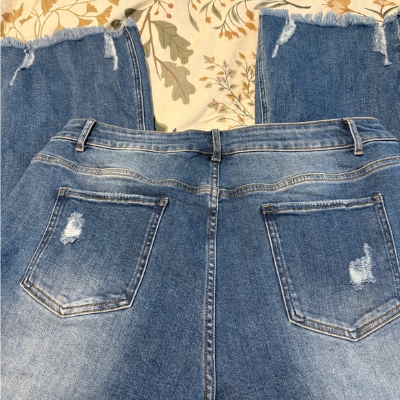 Trendy Distressed Boyfriend Jeans in Blue - Picture 5 of 5